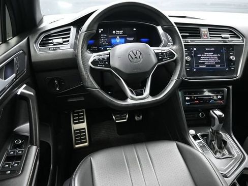 Used 2023 Volkswagen Tiguan SE R-Line FWD image 12
