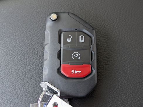 New 2025 Jeep Gladiator Sport image 31