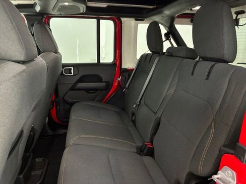 Used 2025 Jeep Wrangler Unlimited Sahara w/ Safety Group image 18