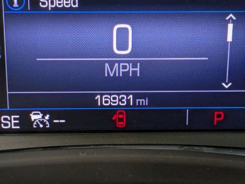 Used 2022 GMC Terrain SLE w/ Driver Convenience Package image 15