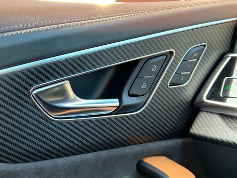 Used 2022 Audi RS Q8 w/ Carbon Optic Package image 24