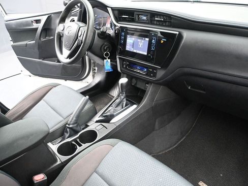 Used 2019 Toyota Corolla LE FWD image 14