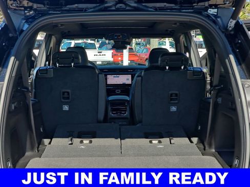 New 2026 Jeep Grand Cherokee L Limited w/ Limited Altitude Package AWD/4WD image 13