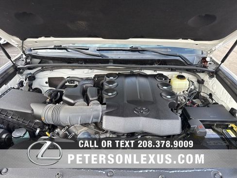 Used 2016 Toyota 4Runner SR5 Premium image 9