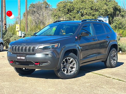 Used 2022 Jeep Cherokee Trailhawk w/ Trailer Tow Group image 2