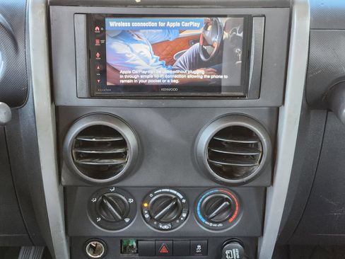 Used 2010 Jeep Wrangler Unlimited Sport AWD/4WD image 18