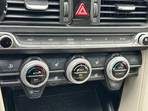 Used 2022 Genesis G70 3.3T w/ Sport Advanced Package image 20