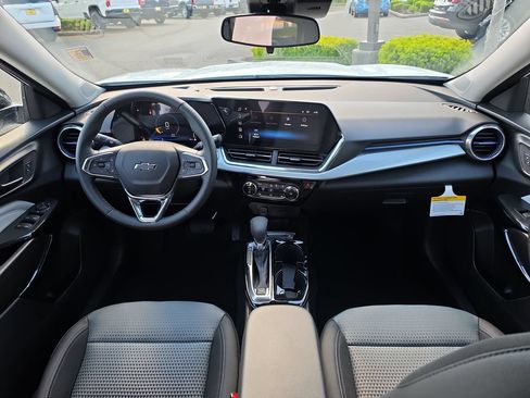 New 2026 Chevrolet Trax LT w/ Driver Confidence Package FWD image 22