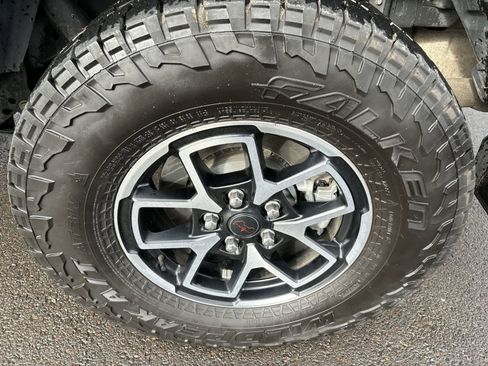 Used 2024 Jeep Gladiator Rubicon w/ Technology Group image 4