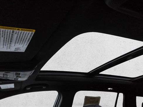 Used 2025 Cadillac XT6 Premium Luxury image 11