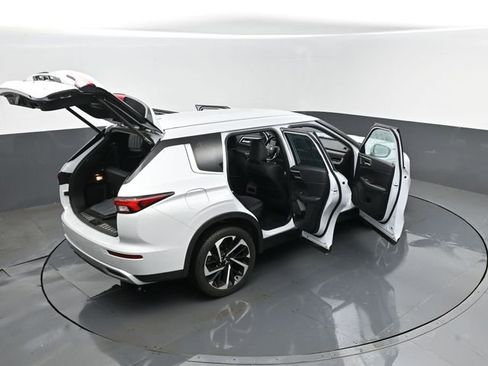 Used 2023 Mitsubishi Outlander SE AWD/4WD image 30
