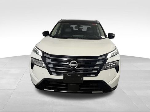 Used 2025 Nissan Rogue Platinum w/ Tech Package AWD/4WD image 3