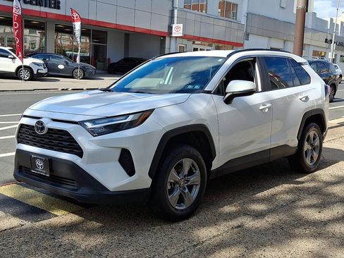 Used 2025 Toyota RAV4 XLE AWD/4WD image 3