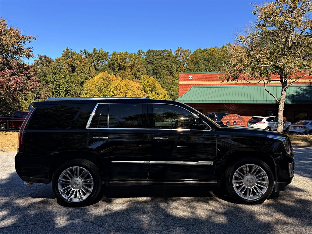 Used 2017 Cadillac Escalade Platinum AWD/4WD image 4