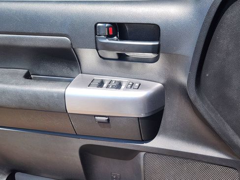 Used 2018 Toyota Sequoia TRD Sport AWD/4WD image 12