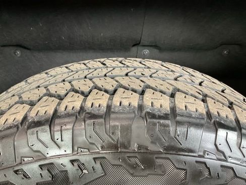 Used 2024 GMC Sierra 1500 SLT w/ SLT Premium Plus Package image 8