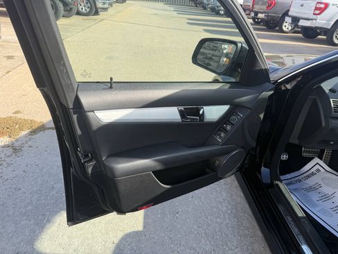 Used 2009 Mercedes-Benz C 300 Sedan image 8