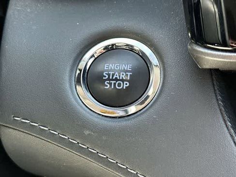 Used 2022 Toyota Highlander LE image 10
