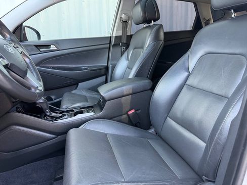 Used 2016 Hyundai Tucson Limited w/ Option Group 03 FWD image 17