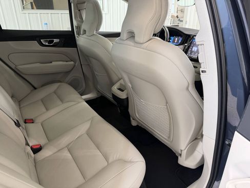 Used 2023 Volvo XC60 B5 Plus w/ Climate Package AWD/4WD image 24