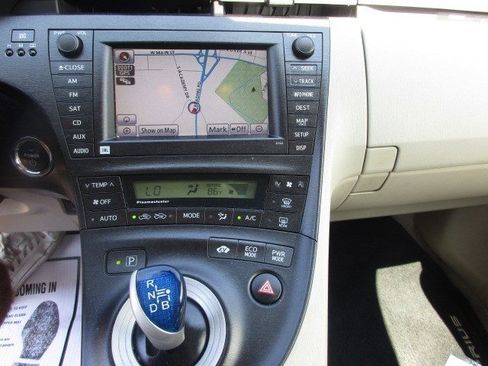 Used 2010 Toyota Prius Five w/ Advanced Technology Pkg FWD image 22