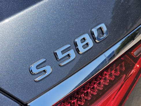 Used 2026 Mercedes-Benz S 580 4MATIC Sedan image 11