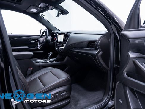 Used 2023 Chevrolet Traverse High Country image 54