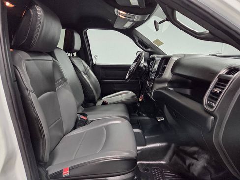 Used 2022 RAM 2500 Tradesman w/ Chrome Appearance Group AWD/4WD image 18