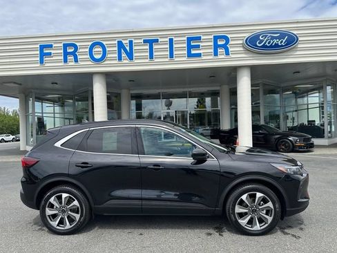 Certified 2025 Ford Escape Platinum AWD/4WD image 1