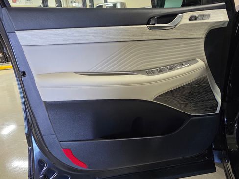 Used 2024 Hyundai Palisade Calligraphy image 21