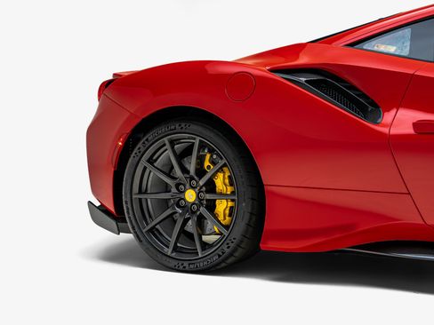 Used 2019 Ferrari 488 Pista Coupe RWD image 18