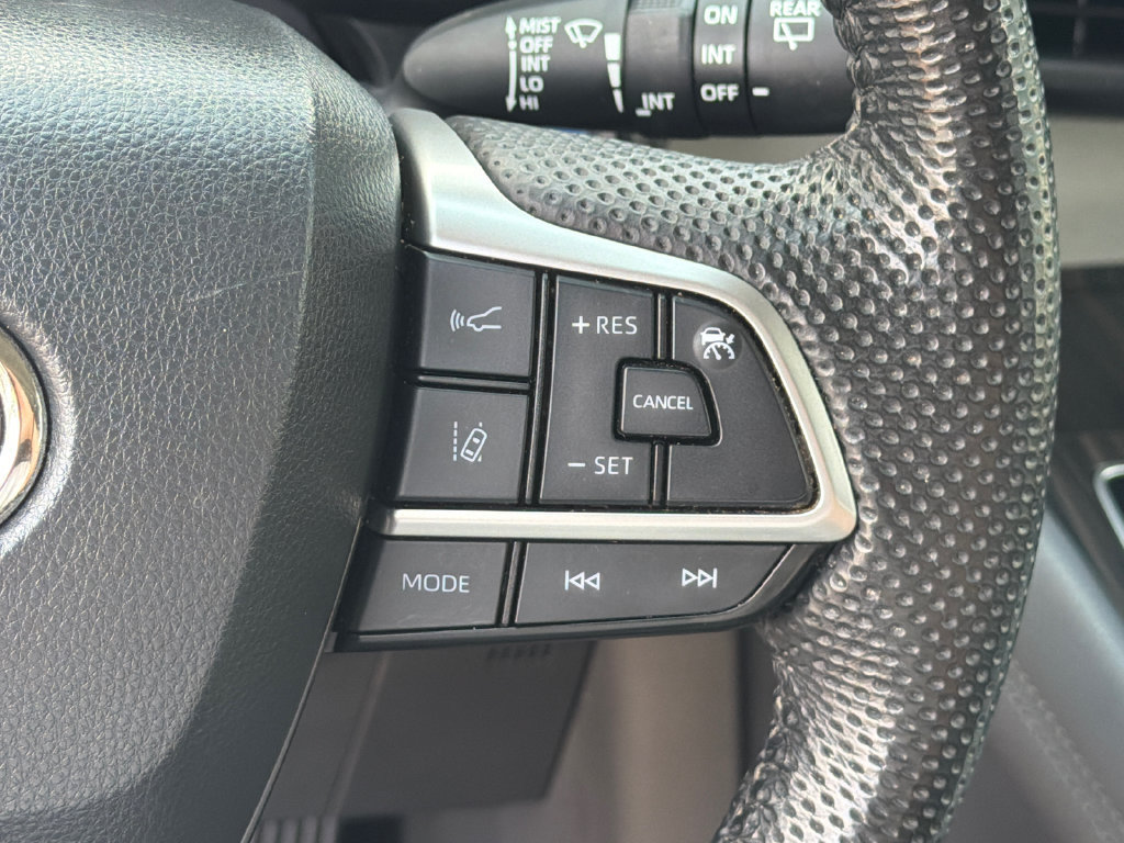 Used 2022 Toyota Sienna Limited AWD/4WD image 26
