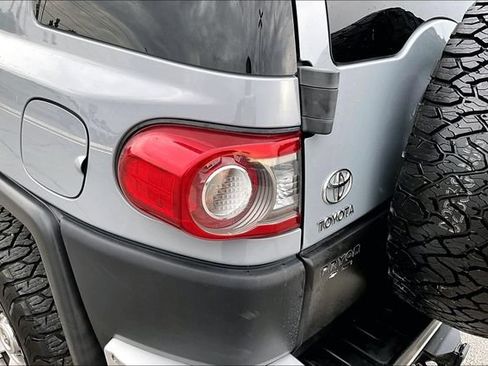 Used 2014 Toyota FJ Cruiser 4WD w/ Convenience Package image 23