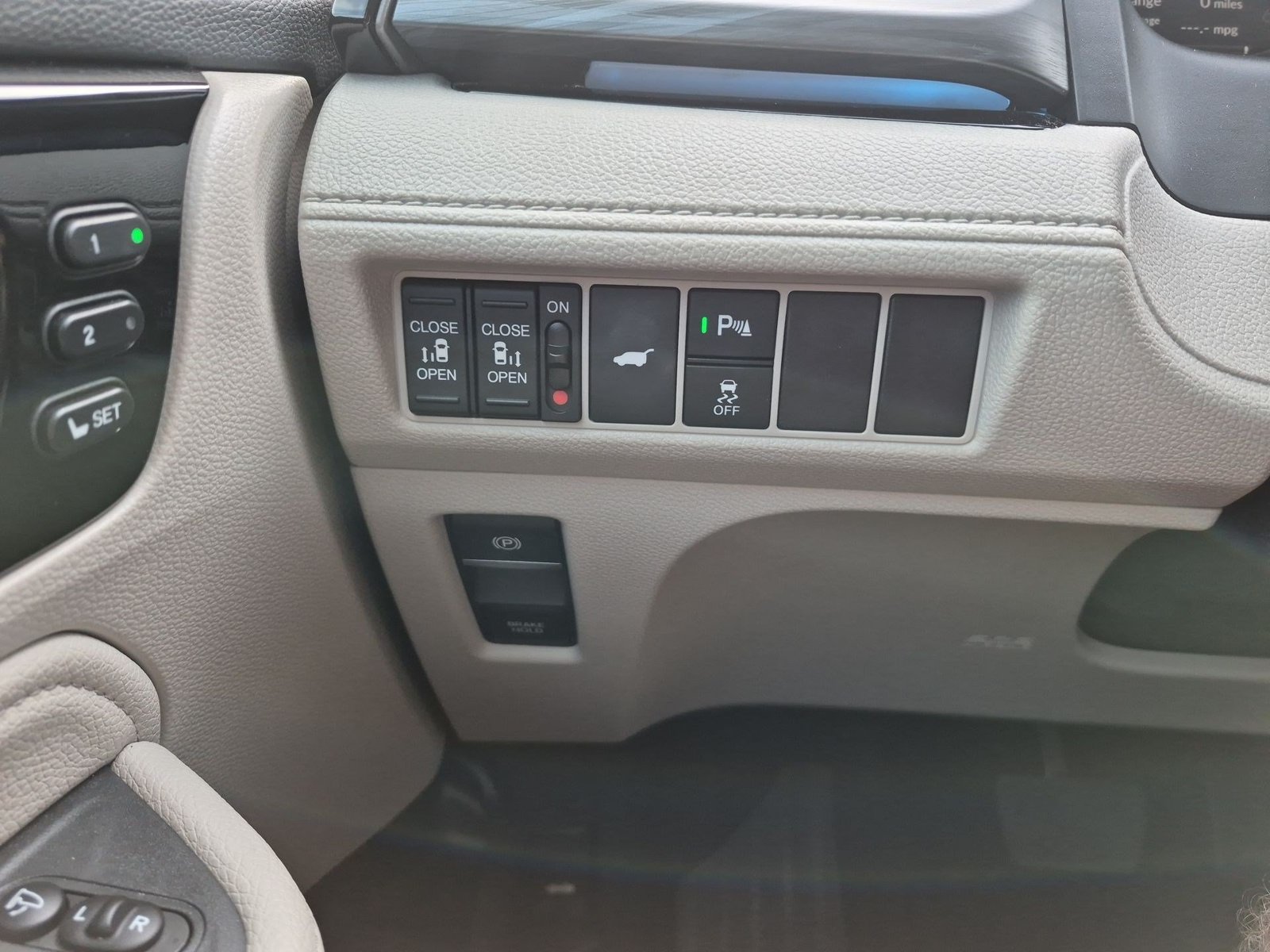 Used 2025 Honda Odyssey Elite image 18