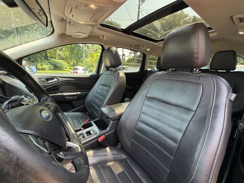 Used 2017 Ford Escape Titanium AWD/4WD image 21