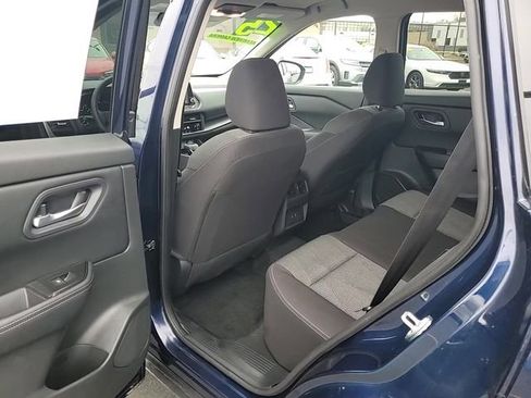 Used 2025 Nissan Rogue SV image 27