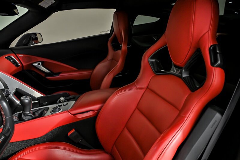 Used 2016 Chevrolet Corvette Z06 w/ 3LZ Preferred Equipment Group RWD image 18