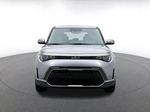 Used 2025 Kia Soul LX w/ LX Technology Package FWD image 2
