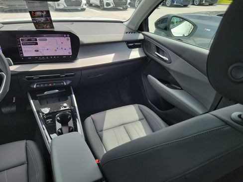 New 2026 Audi Q3 quattro 2.0T AWD/4WD image 24