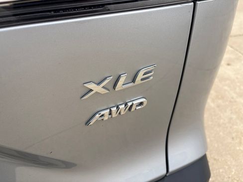 Used 2024 Toyota Corolla Cross XLE w/ Convenience Package AWD/4WD image 23
