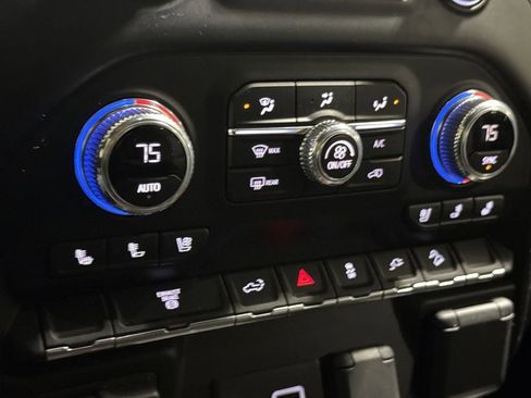 Used 2021 GMC Sierra 2500 SLT w/ SLT Convenience Package image 16