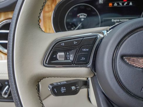Certified 2023 Bentley Bentayga AWD/4WD image 24