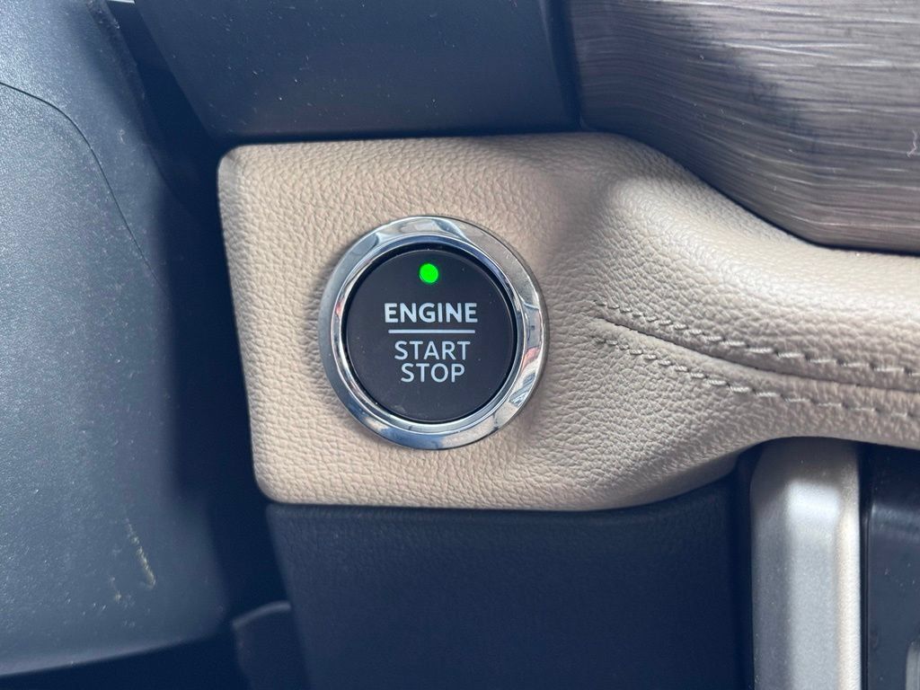 Used 2024 Ford Expedition Limited AWD/4WD image 7