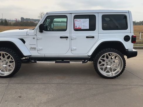 Used 2024 Jeep Wrangler Sahara w/ Technology Group image 6