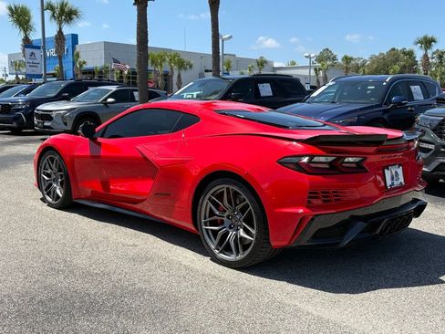Used 2025 Chevrolet Corvette Z06 RWD image 4