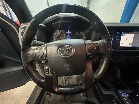 Used 2016 Toyota Tacoma TRD Off-Road w/ Towing Package image 5