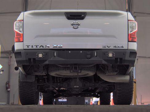 Used 2017 Nissan Titan SV AWD/4WD image 10