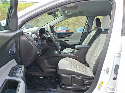 Used 2023 Chevrolet Equinox LS image 13