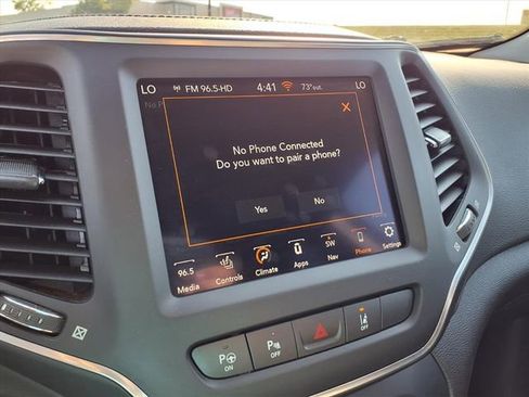 Used 2023 Jeep Cherokee Altitude Lux image 60