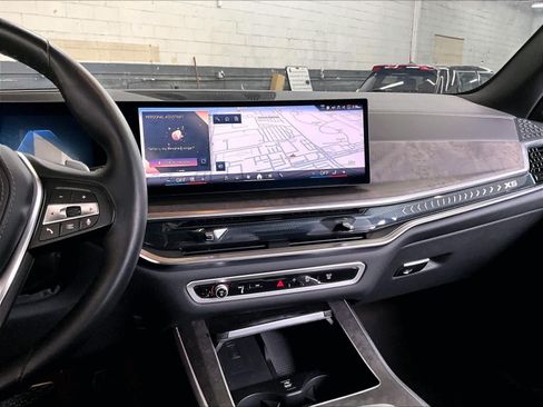 Used 2025 BMW X5 xDrive40i AWD/4WD image 9